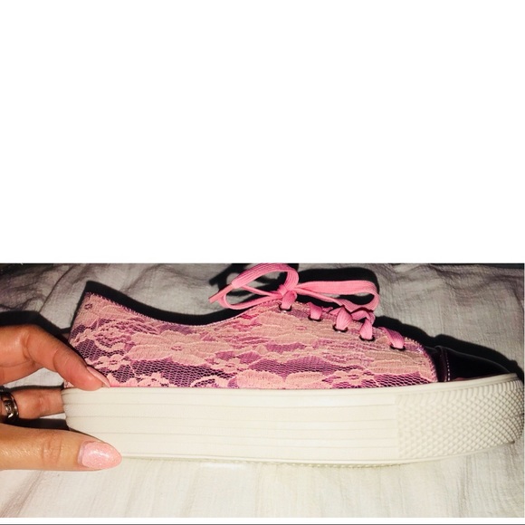 Pink Lace Metallic Platform Sneaks❤️ - Picture 2 of 8